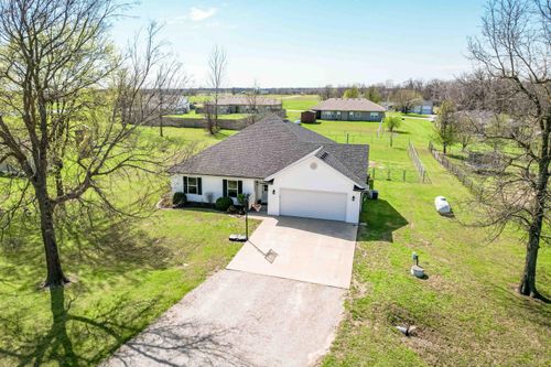 945 S Dc Ln, HARRISBURG, MO, 65256-9594 | Card Image