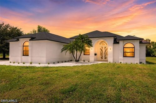 221 10th St Se, NAPLES, FL, 34117-9448 | Card Image