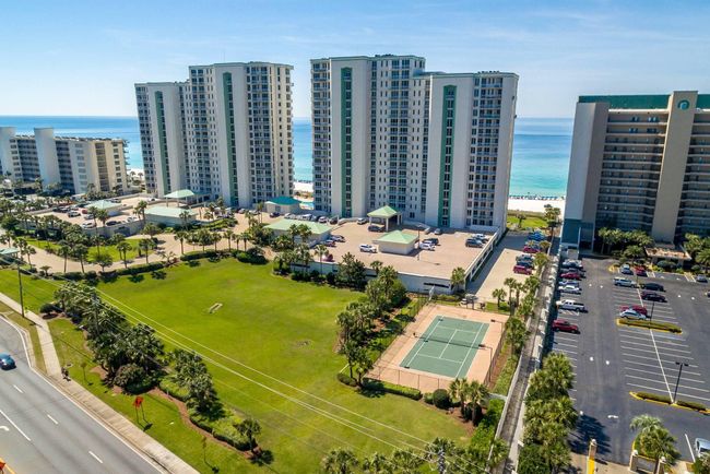 Silver Beach Towers Tennis Court | Image 34