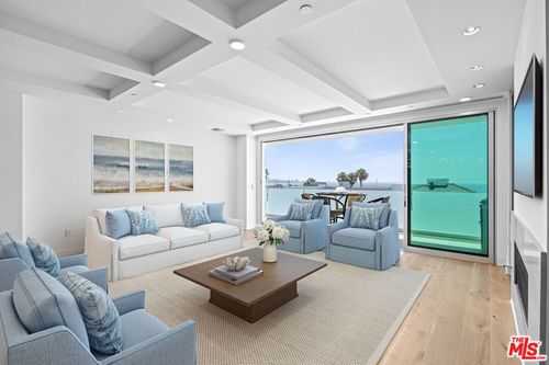 apt-203-17325 Castellammare Dr, Pacific Palisades, CA, 90272-4836 | Card Image