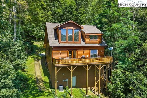 809 Thorncliff Dr, Seven Devils, NC, 28604-7277 | Card Image