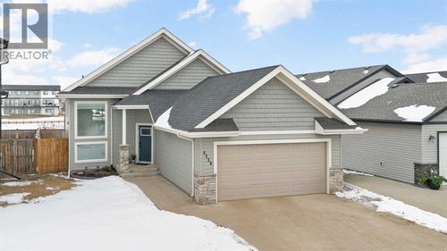 4126 34 St, Lloydminster, SK, S9V2H5 | Card Image