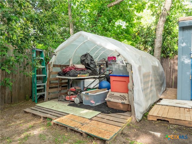 1006 W North St, House other with 2 bedrooms, 1 bathrooms and null parking in Victoria TX | Image 35