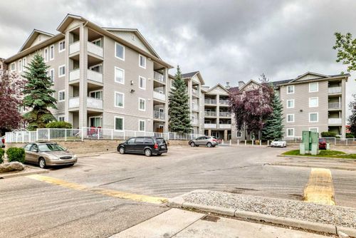 5208a-604 8 St Sw, Airdrie, AB, T4B2W4 | Card Image
