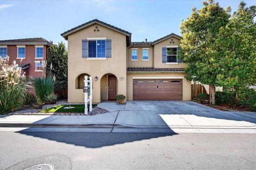 301 Slate Ave, Hollister, CA, 95023-7640 | Card Image