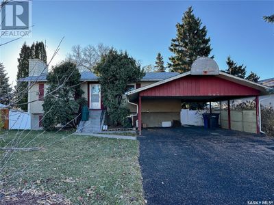 2126 101 St Cres, House other with 5 bedrooms, 2 bathrooms and null parking in North Battleford SK | Image 1