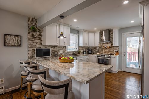 206 Sterling St, Fairfield, CT, 06825-4245 | Card Image