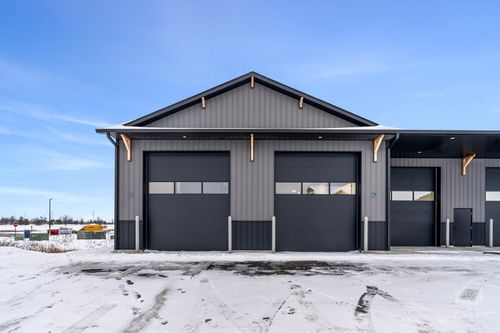 1-2-791 Case Karsten Dr, Zeeland, MI, 49464-9693 | Card Image