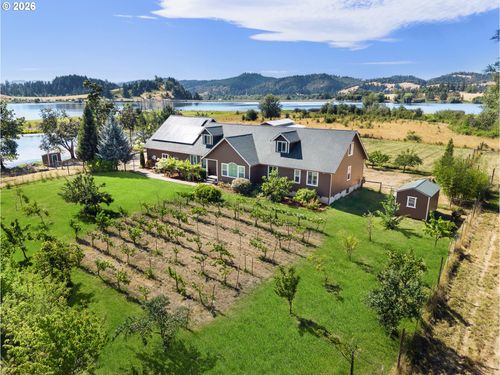 1750 Plat I Rd, Sutherlin, OR, 97479-9779 | Card Image