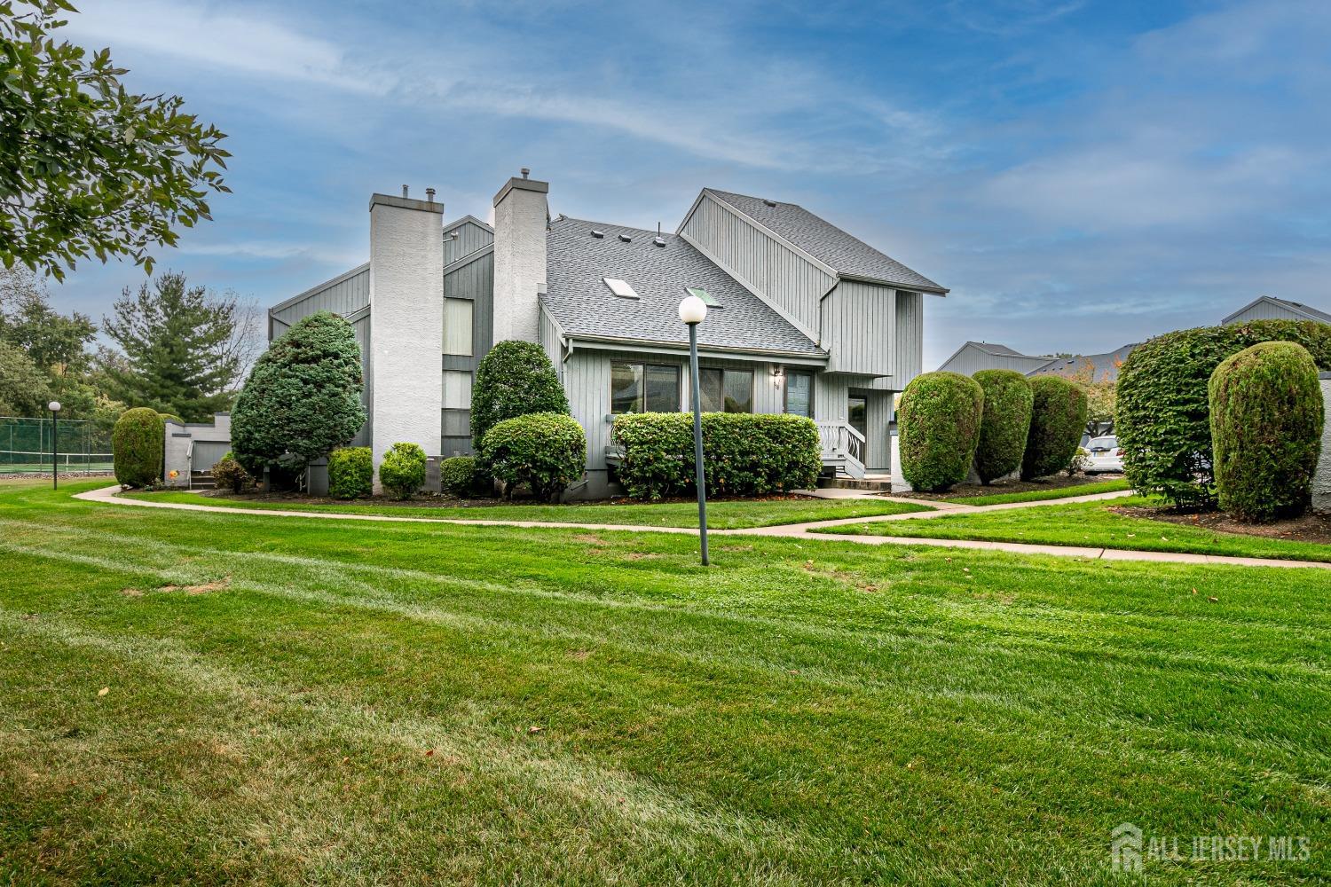 Linda Ln, Edison, NJ 08820