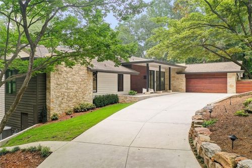 670 River Chase Pt, Sandy Springs, GA, 30328-3554 | Card Image
