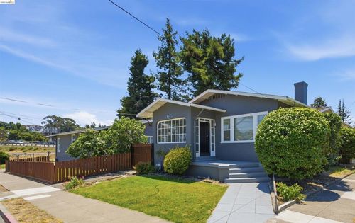 4201 Redding St, Oakland, CA, 94619-1921 | Card Image
