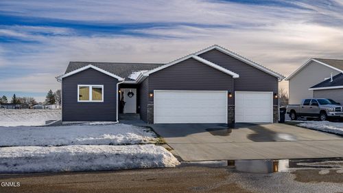 1308 Plains Bnd Se, Mandan, ND, 58554-5725 | Card Image