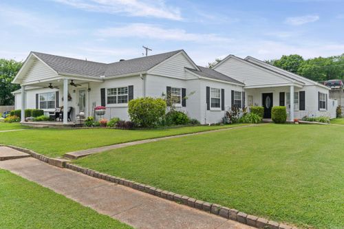 111 Nw Front St, Bradford, AR, 72020-8503 | Card Image
