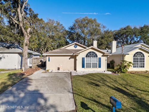 571 Camelia St, ATLANTIC BEACH, FL, 32233-2519 | Card Image