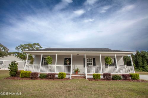 109 Ferry Dock Rd, Gloucester, NC, 28528-9326 | Card Image