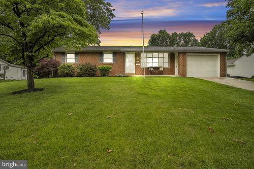 302 W Main St, SHIREMANSTOWN, PA, 17011-6332 | Card Image