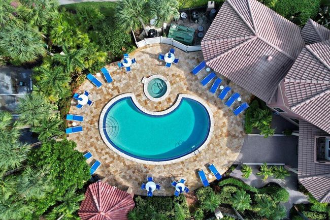 41 Uno Lago Dr, Condo with 2 bedrooms, 3 bathrooms and null parking in Juno Beach FL | Image 23