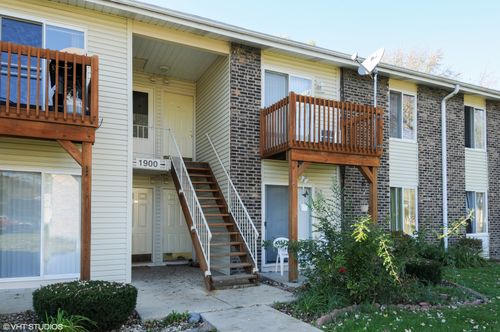210-1900 Light Rd, Oswego, IL, 60543-9016 | Card Image