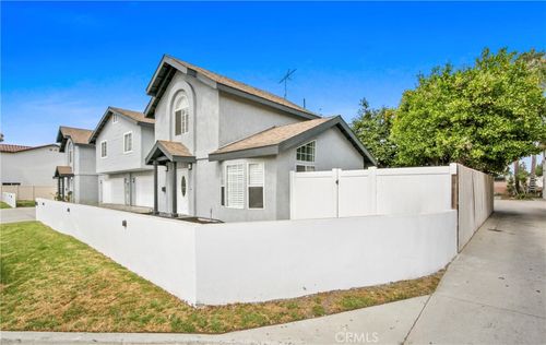 10535 Myrtle St, Downey, CA, 90241-2402 | Card Image