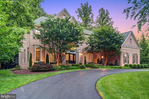 10910 Shallow Creek Dr, GREAT FALLS, VA, 22066-1555 | Card Image