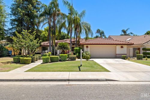 7313 Calle Los Manzanos, Bakersfield, CA, 93309 | Card Image