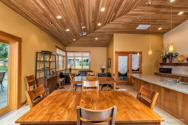 Clubhouse | Image 33