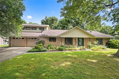 2514 E Sharon Street, Fayetteville, AR, 72703 | Card Image
