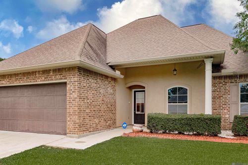 5259 Fox Hunt Dr, Zachary, LA, 70791-3370 | Card Image