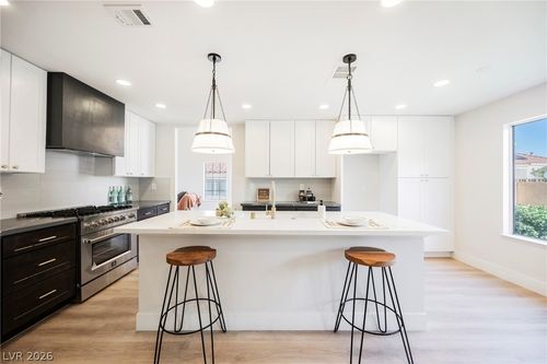 8 Richland Acres Ct, Henderson, NV, 89074-1511 | Card Image