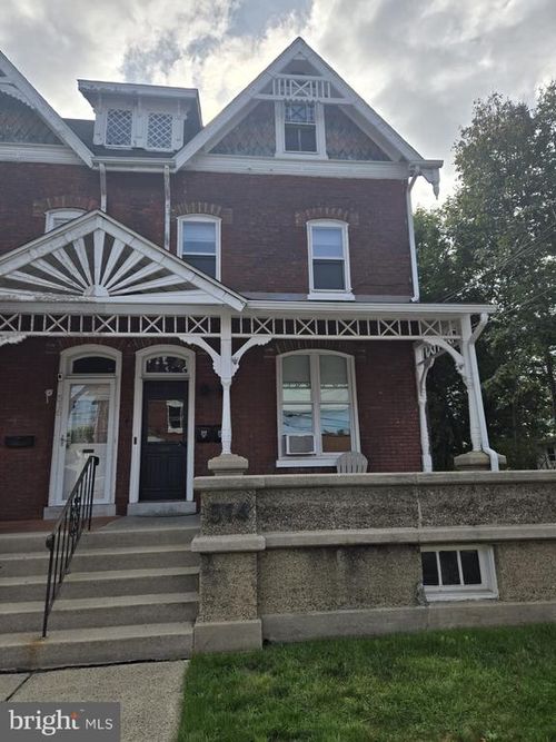 apt-2-314 Walnut St, ROYERSFORD, PA, 19468-2374 | Card Image