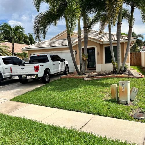 2235 Nw 208th Way, Pembroke Pines, FL, 33029-2338 | Card Image