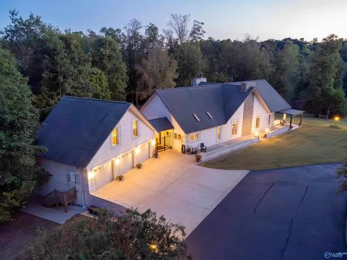 980 County Road 306, Florence, AL, 35634-5858 | Card Image