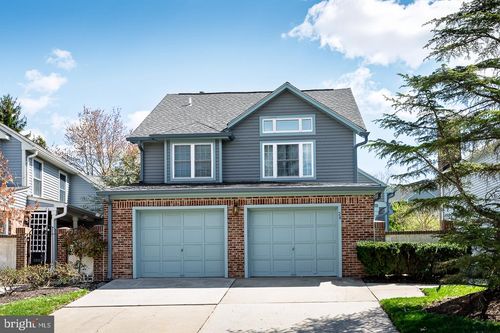 28 Stonebridge Ln, Princeton, NJ, 08540-7093 | Card Image