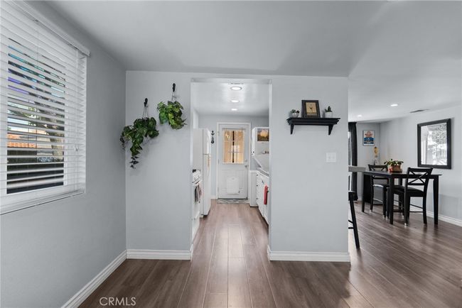 22524 Paseo Terraza, Townhouse with 2 bedrooms, 2 bathrooms and 2 parking in Santa Clarita CA | Image 4