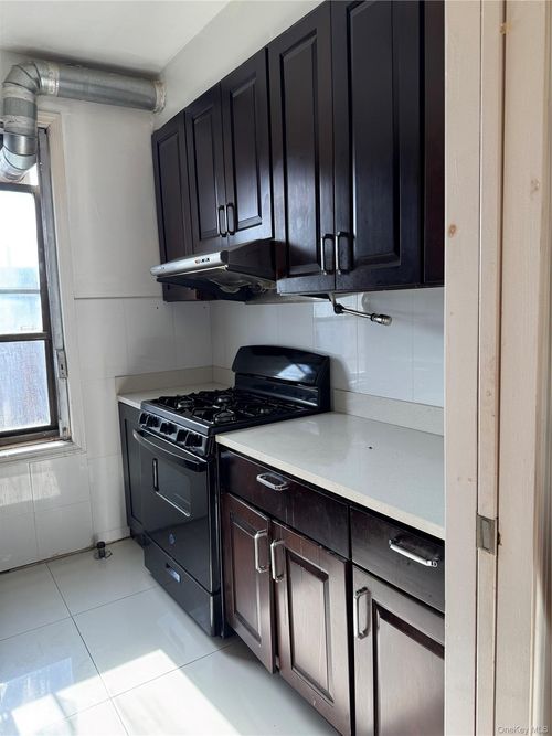 6h-2925 Matthews Ave, Bronx, NY, 10467-8619 | Card Image