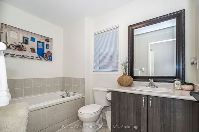 12 Hickman Rd, House attached with 4 bedrooms, 4 bathrooms and 2 parking in Ajax ON | Image 23