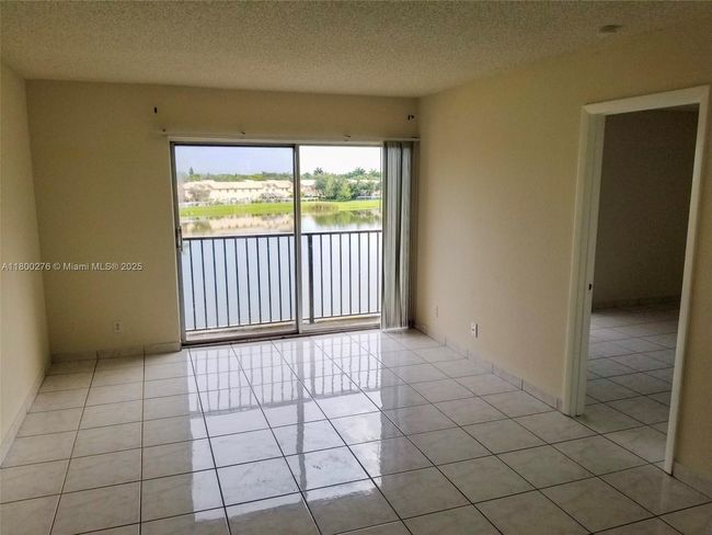 APT-402 - 8560 N Sherman Cir, Condo with 2 bedrooms, 2 bathrooms and null parking in Miramar FL | Image 5