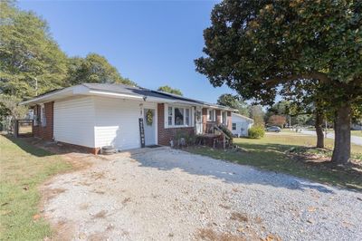 14 Dianne Avenue, House other with 3 bedrooms, 1 bathrooms and null parking in Pelzer SC | Image 3