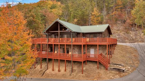 3060 Walden Ridge Rd, Sevierville, TN, 37862-7828 | Card Image