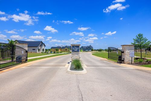 314 Interlaken St., Fredericksburg, TX, 78624 | Card Image