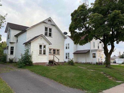 1218 & 1222 Lake Shore Dr W, Ashland, WI, 54806 | Card Image