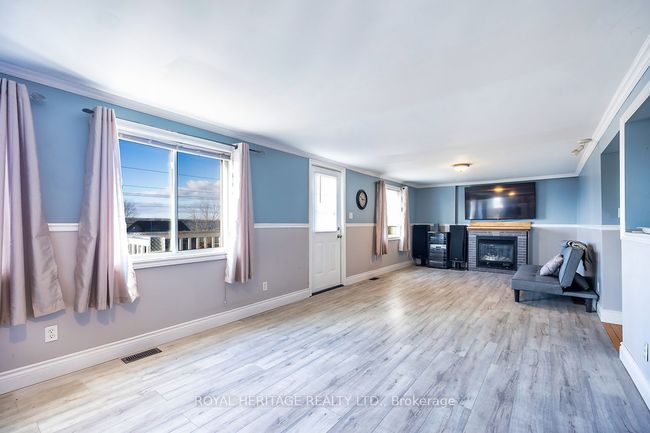 64 Cedar Grove Dr, House other with 3 bedrooms, 2 bathrooms and 5 parking in Caesarea ON | Image 6