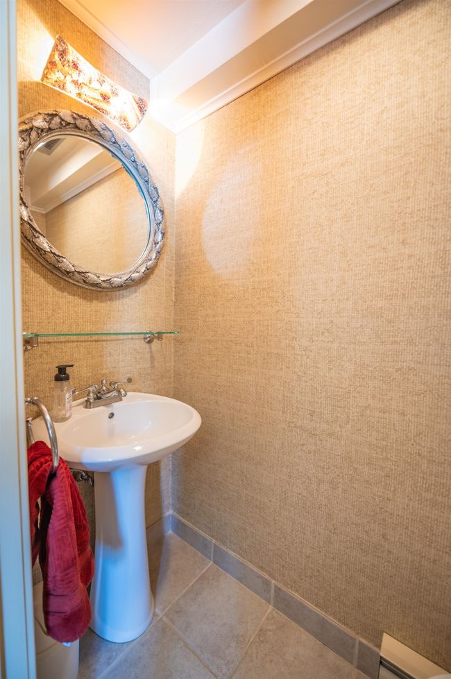 29A Maple Hill Loop, Condo with 3 bedrooms, 4 bathrooms and null parking in West Dover VT | Image 7
