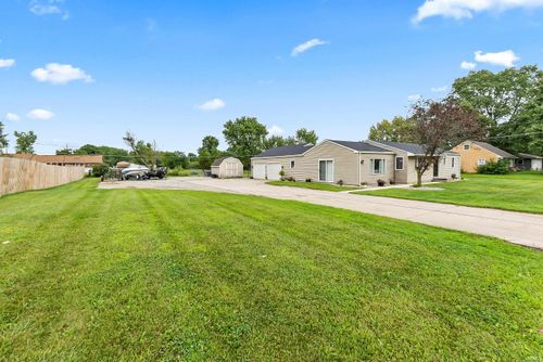 7717 Hosler Rd, Leo, IN, 46765-9749 | Card Image