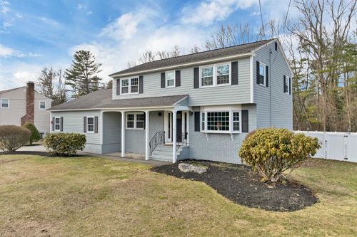 27 Cole St, Salem, NH, 03079-3947 | Card Image
