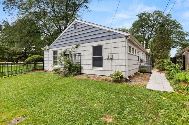 545 W Elm Park Ave, House other with 2 bedrooms, 1 bathrooms and 2 parking in Elmhurst IL | Image 22