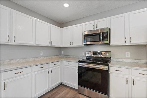 326 Elderberry Dr, DAVENPORT, FL, 33897-3837 | Card Image
