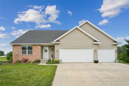 4614 Adams Ct Ne, Cedar Rapids, IA, 52411-6648 | Card Image