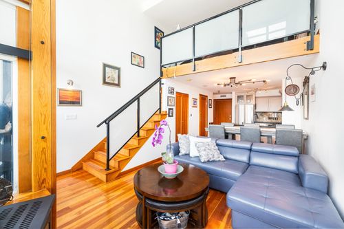 519-10 Renaissance Sq, New Westminster, BC, V3M7B1 | Card Image